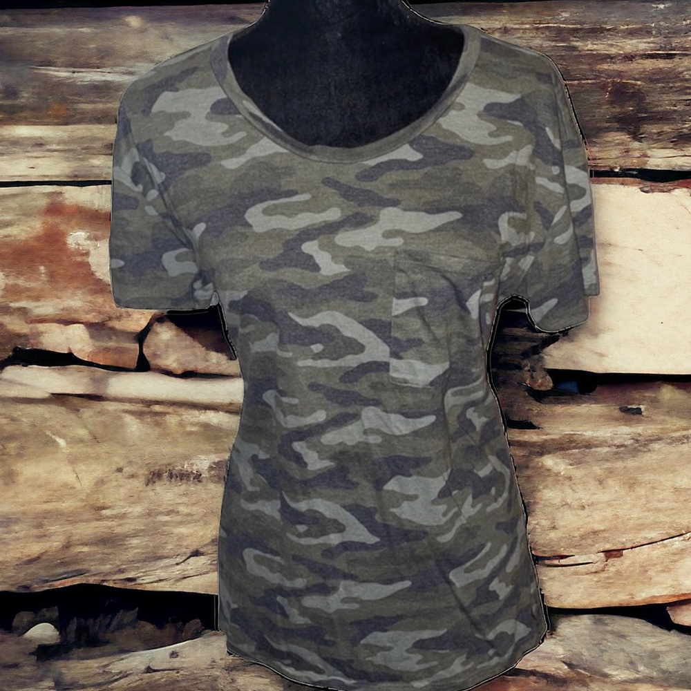 Camo pocket tee
